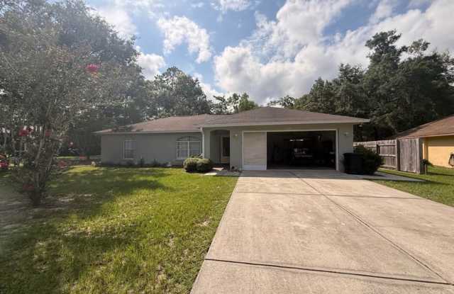 Beautiful Riverfront Community Home – Sateke Village (Rainbow River Access) Gallery 1