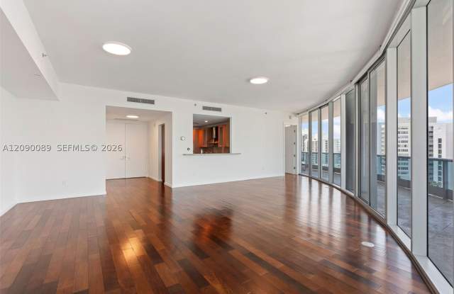 5959 Collins Ave Gallery 4