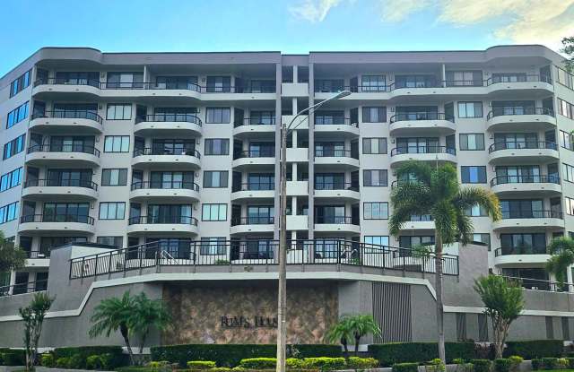 AMAZING VIEWS AT REEVES HOUSE. photos photos