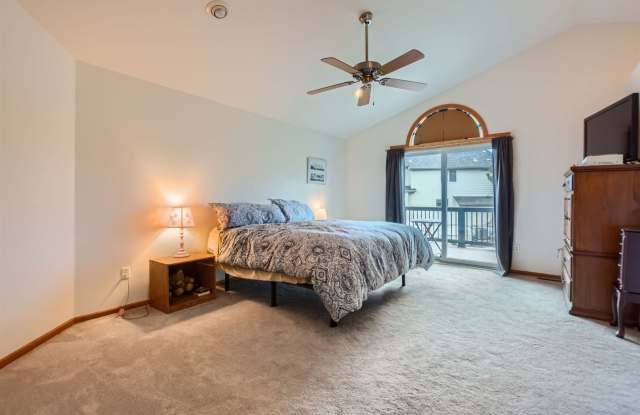 Spacious Haven: 4 BDR Home in Louisville, CO Gallery 4