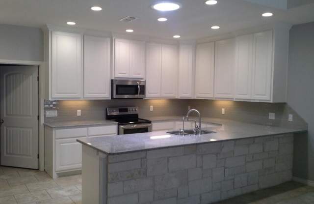 1503 Club Dr Gallery 4
