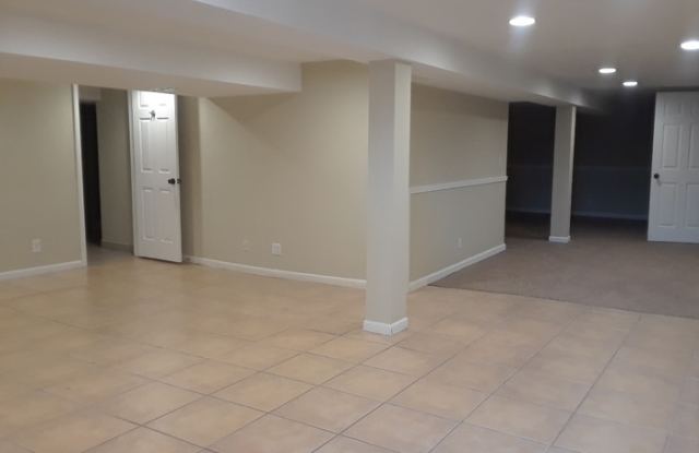 801 Northeast Fairway Homes Court Gallery 4