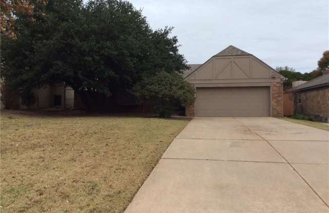 1115 Glenwood Avenue - 1115 Glenwood Avenue, Nichols Hills, OK 73116