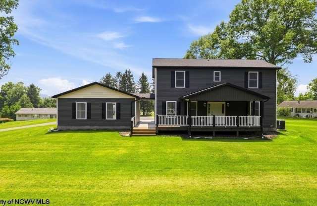 800 Country Club Road Gallery 1