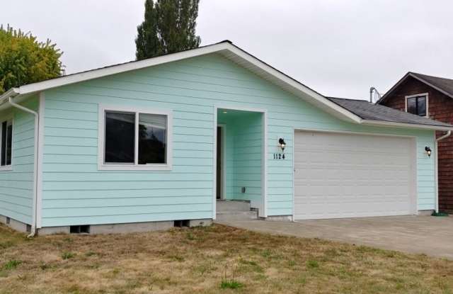 Aberdeen 3 bedroom, 1 bath home - 1124 Lindstrom Street, Aberdeen, WA 98520
