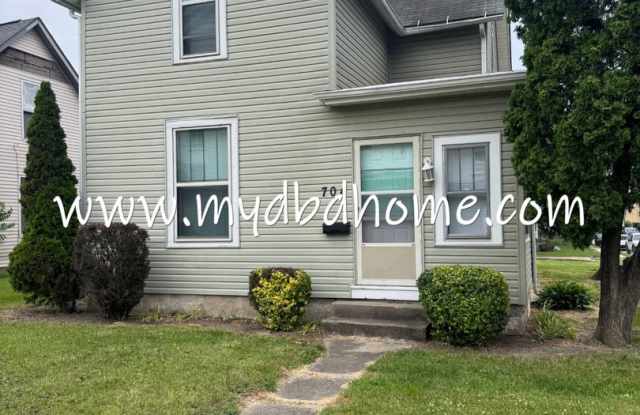 704 Davis St. photos photos