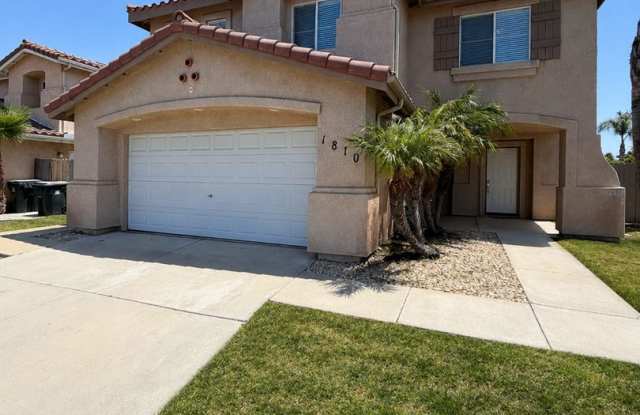 Newly Updated 4 Bedroom 2.5 Bathroom Home photos photos