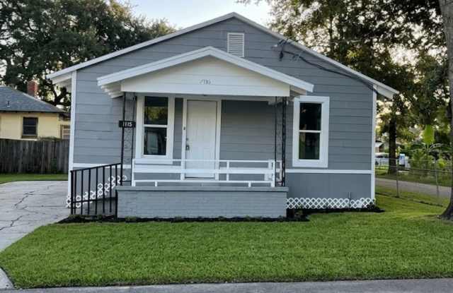 MOVE-IN SPECIAL! Move in with just a $500 security deposit and only $500 for your first month’s rent! Gallery 1