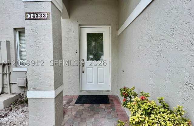 14333 SW 125th Ct Gallery 2