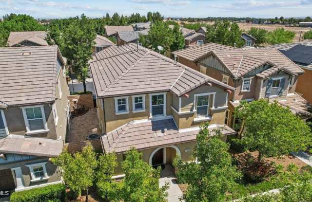 2658 Greenwood Court Gallery 2