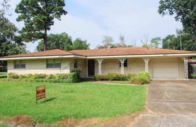 4-Bedroom Family Home in a Quiet Sulphur Neighborhood - 201 Audalia Avenue, Sulphur, LA 70663