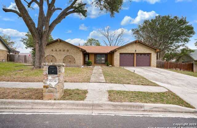 6134 Royal Point Dr photos photos