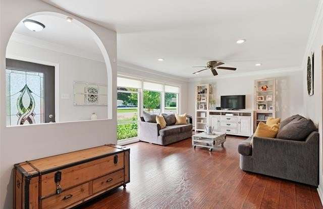 39582 Burton Drive Gallery 2