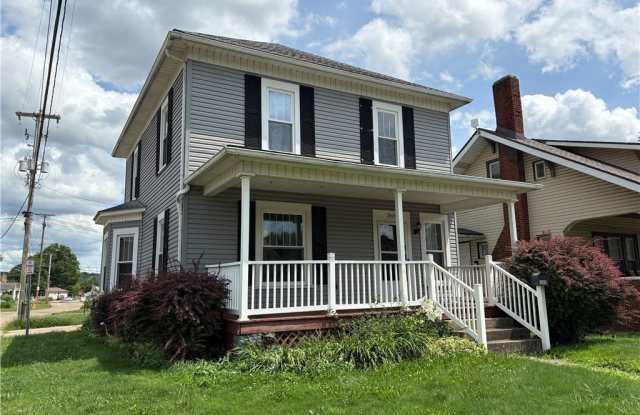 369 4th Street NW - 369 4th Street Northwest, New Philadelphia, OH 44663