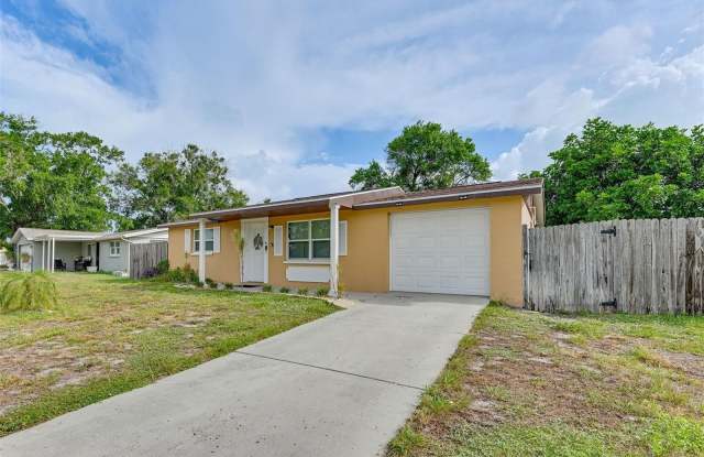 9746 LAKE CHRISE Lane Gallery 1
