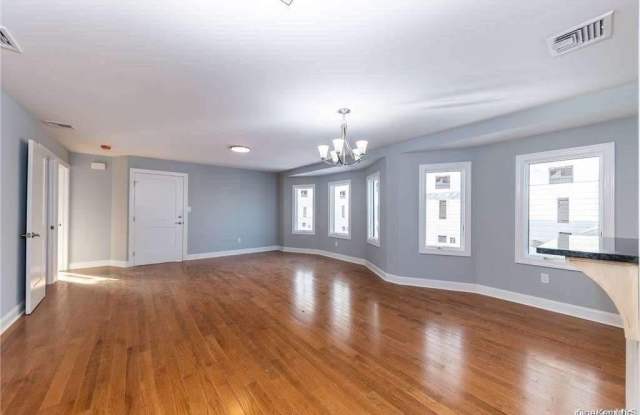 237 W Market Street unit: Lower Gallery 3