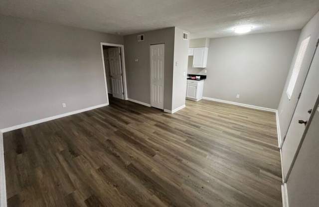 672 Knox Blvd - 672 Knox Boulevard, Radcliff, KY 40160