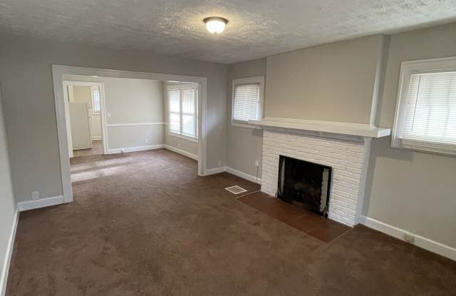 3923 Winthrop Avenue Gallery 4