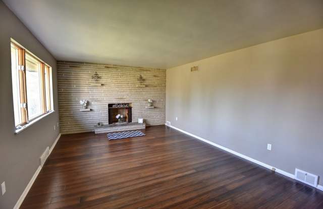2 Bed 3 Bath Single Family Home For Rent in Greensburg, PA photos photos