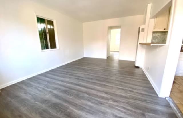 9519 S Western Ave b - 9519 South Western Avenue, Los Angeles, CA 90047