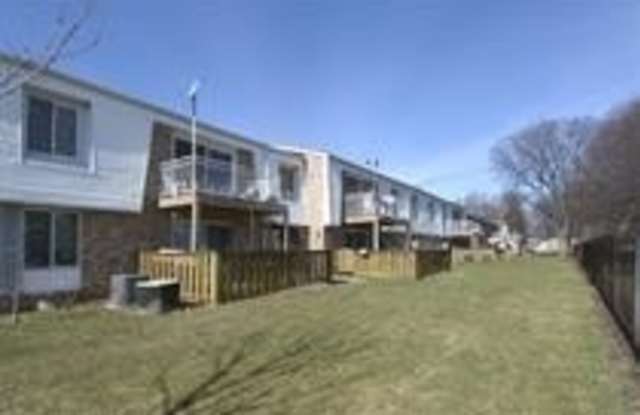 4400 EUCLID Avenue - 4400 Euclid Avenue, Rolling Meadows, IL 60008