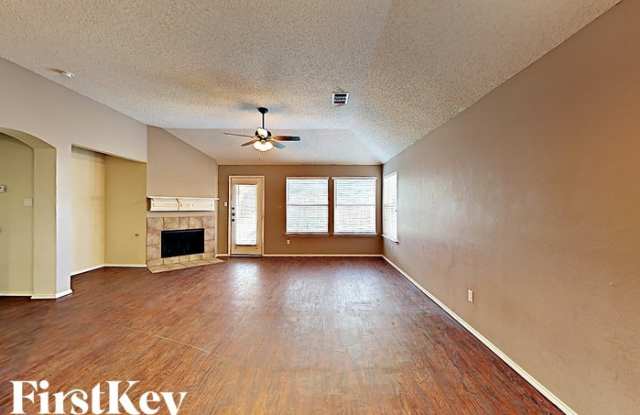 516 Pineview Lane Gallery 2