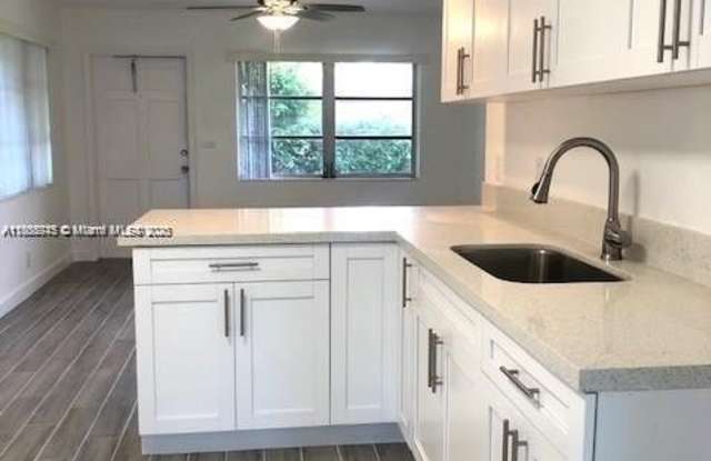 215 SW 10th St photos photos
