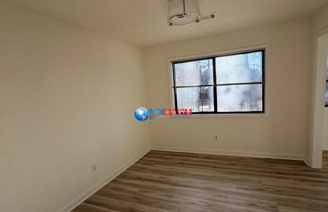 Renovated townhouse in Peachtree Corners Gallery 4