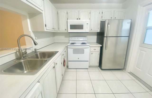 232 NE 12th Ave photos photos