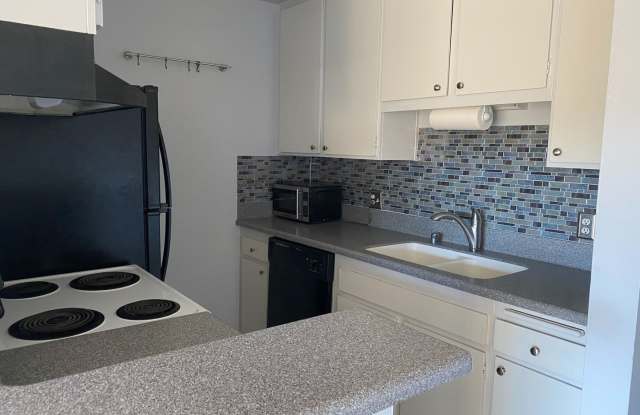 Gorgeous One Bedroom Condo in the heart of Fashion Valley photos photos