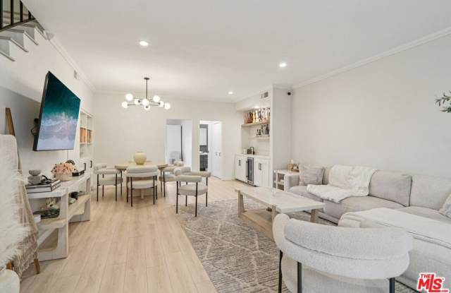 5139 Balboa Blvd photos photos