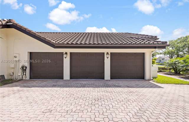 9717 SW 111th Ter Gallery 3