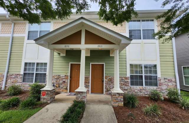 3 bedroom townhome for rent right away, gated community, pool renting for $1450 photos photos