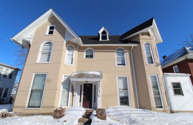 Near downtown Harrisonburg! 2 bedroom 1 bathroom apartment photos photos