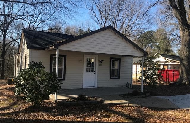 2411 Sunset Avenue - 2411 Sunset Avenue, Gastonia, NC 28052