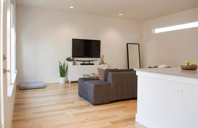 2452 Thatcher Drive Gallery 4