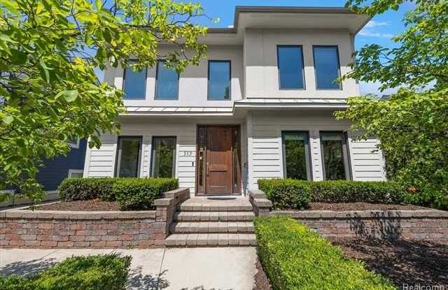 559 Bennaville Avenue Gallery 2