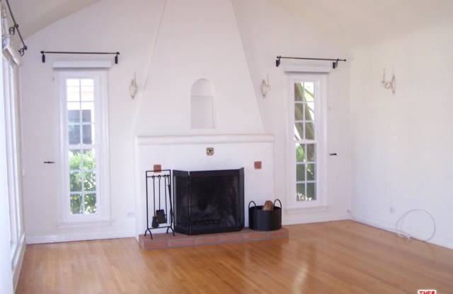 2235 MALCOLM Avenue Gallery 4