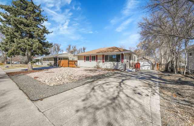 5- bedroom, 2 bath home with finished basement and detached garage Gallery 4
