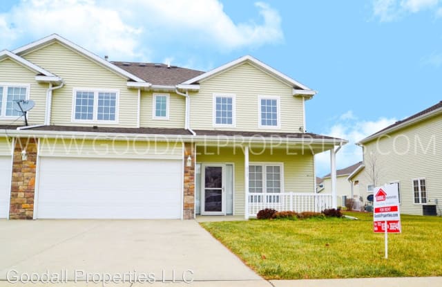 923 10th St SE - 923 10th Street Southeast, Altoona, IA 50009