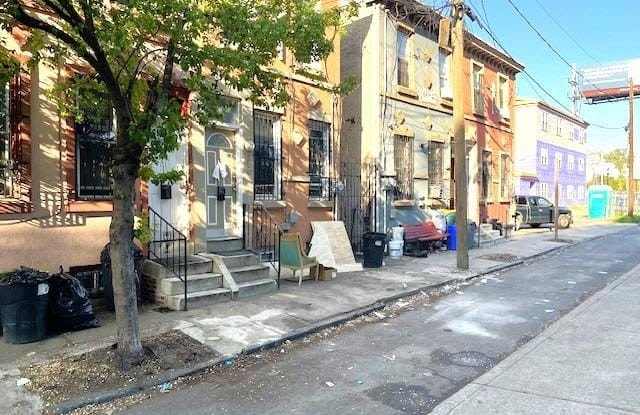 211 BIRCH STREET Gallery 1