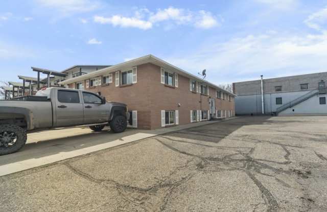 1613 Kimbark Street - 4 photos photos