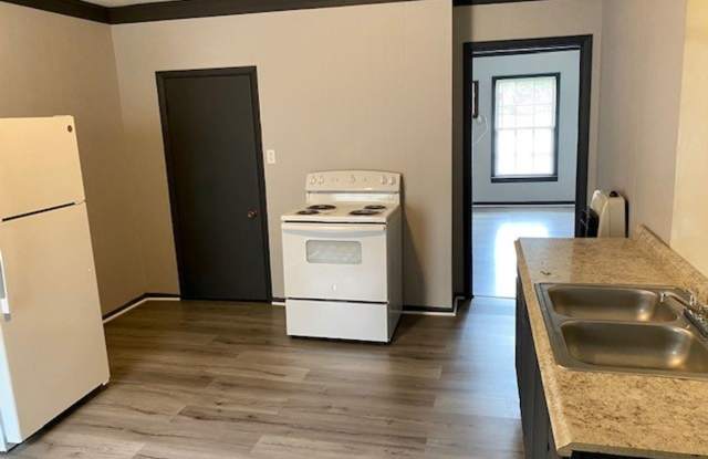 3419 Alpine St. Gallery 4