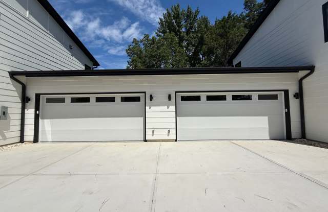 **OFFERING 1-MONTH RENT FREE & REFUNDABLE APPLICATION FEES** Newly Built Luxury 3BD, 2.5BA Downtown Raleigh Home with a Private Fenced Yard, No Shared Walls & a 2-Car Attached Garage Gallery 3