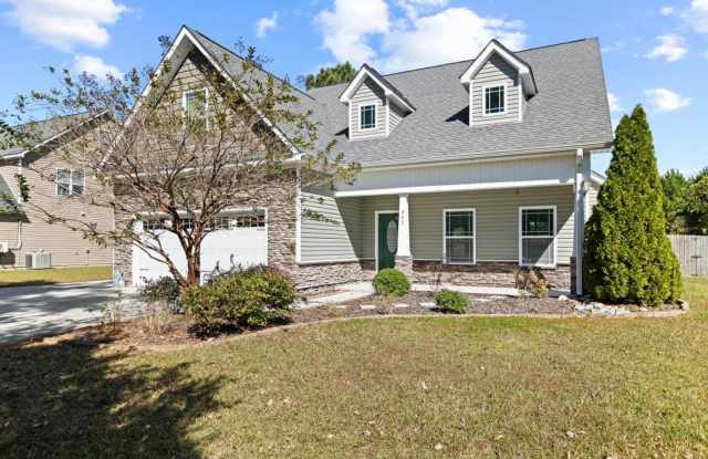 Minutes to the Beach! Conveniently located in Holly Ridge. photos photos