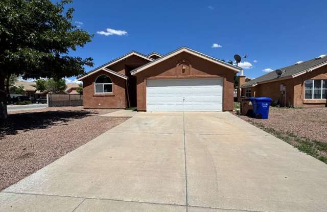 $500 off first months rent, Beautiful Home Legends West Gallery 3