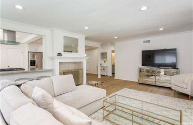 22335 Kittridge Street Gallery 2