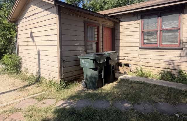 405-B Burleson Gallery 1