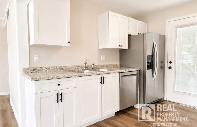 3 Bedroom Home with Huge Yard & Great Natural Light photos photos