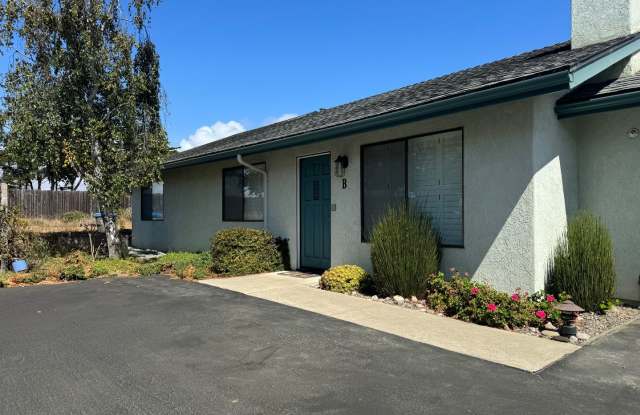 Single-Level, End-Unit, 3-Bedroom Condo with Fenced Yard and 2-Car Garage - 1340 Los Olivos Avenue, Los Osos, CA 93402